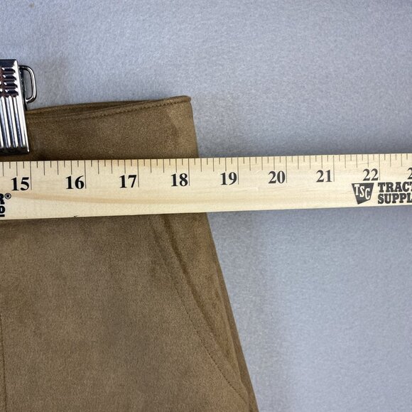 Maurices Faux Suede Zipper Front Skirt Size 14 Brown Mini Stretch Fitted Pockets - Picture 4 of 10